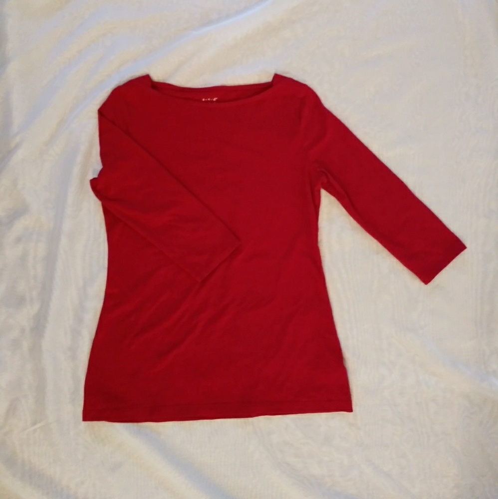 Fitted boat neck top with quarter length sleeves